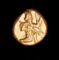 Rara moeda grega antiga, dárico persa de ouro, Grande Rei ajoelhado com arco, c. 450 a.C.